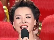董卿为何要去美国生孩子